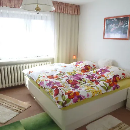 Duenengras - 300m - Freistehend Ferienhaus Koserow